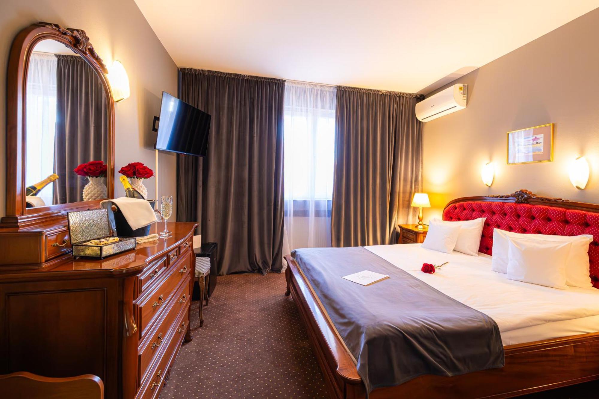 Hotel Brilliant Meses Zalău エクステリア 写真
