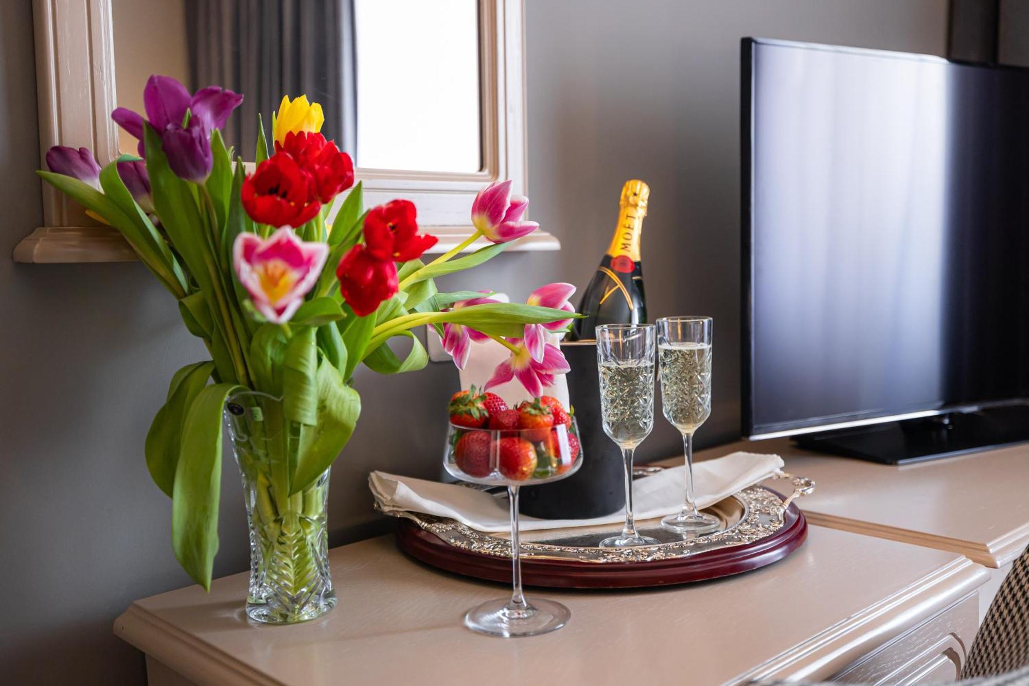 Hotel Brilliant Meses Zalău エクステリア 写真